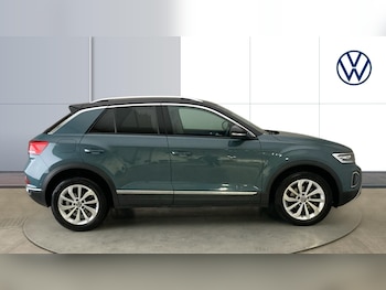 Used Volkswagen T-Roc 2023 for sale - 76879236: Photo