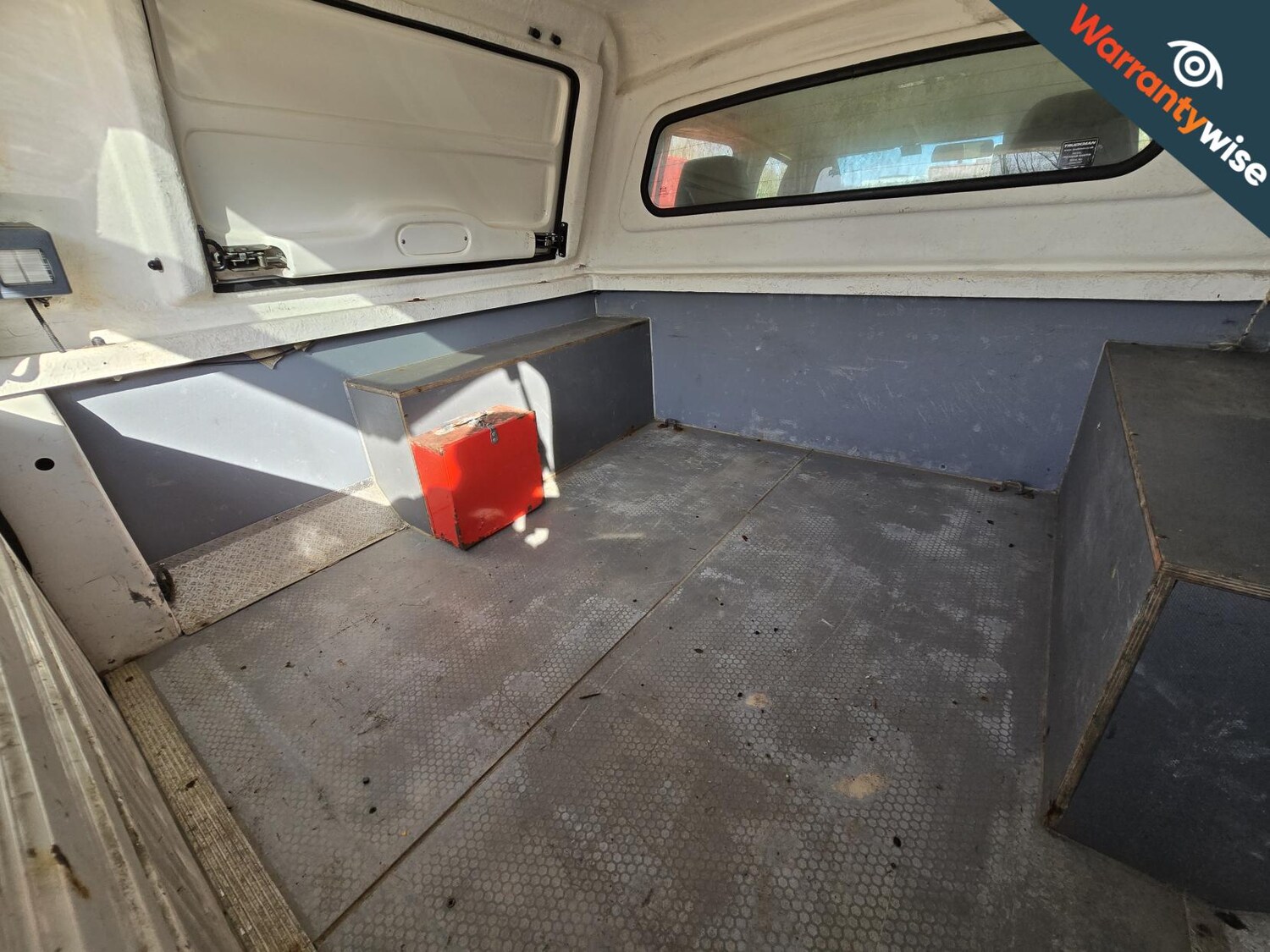 Used Volkswagen Amarok 2015 for sale - 78135465: Photo 42