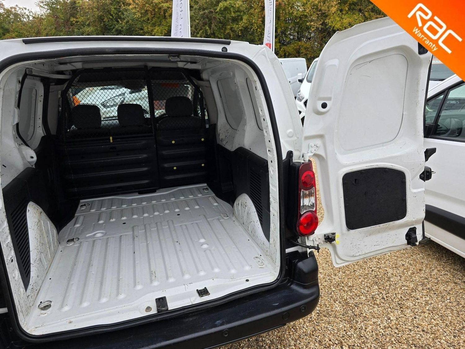 Used Peugeot Partner 2015 for sale - 76638947: Photo 22