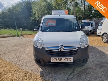 Used Vauxhall Combo 2018 for sale - 76182208: Photo