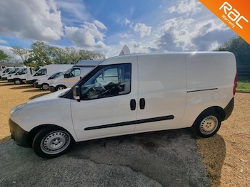 Used Vauxhall Combo 2018 for sale - 76182208: Photo
