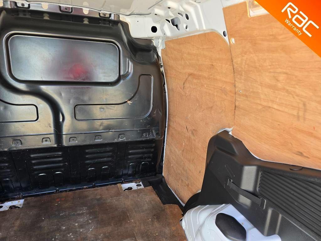 Used Ford Transit Courier 2018 for sale - 76638934: Photo 15