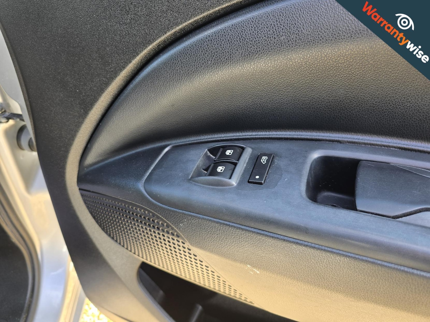 Used Vauxhall Combo 2017 for sale - 77718205: Photo 11