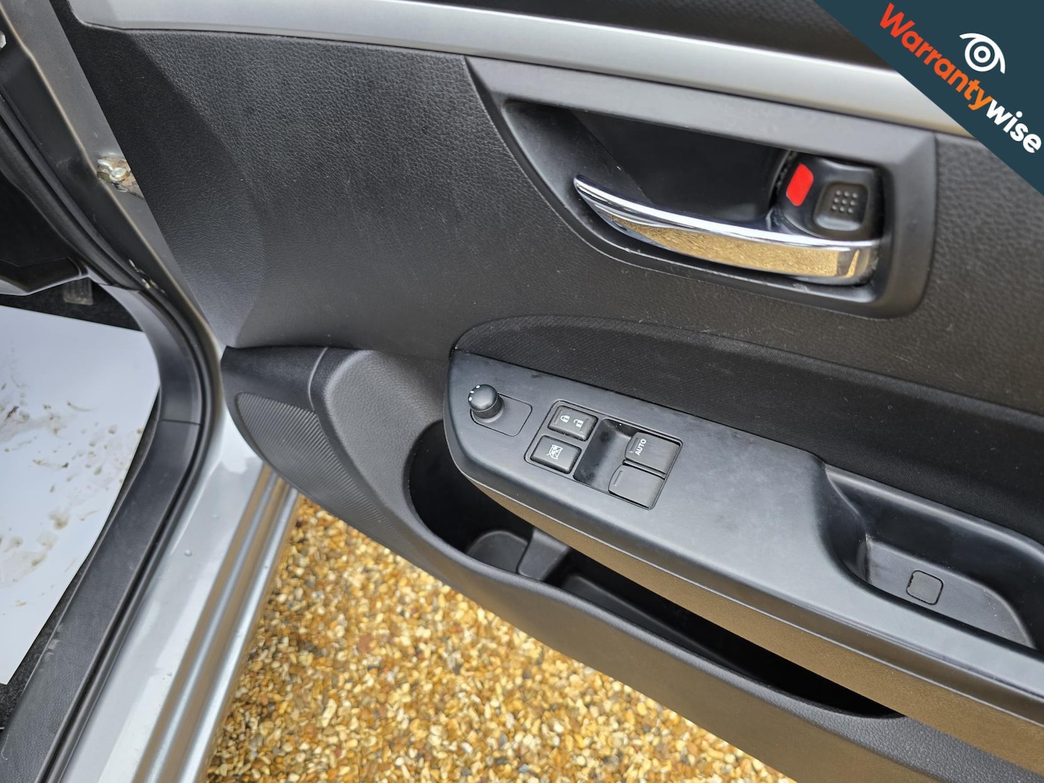 Used Suzuki Swift 2015 for sale - 77329572: Photo 18