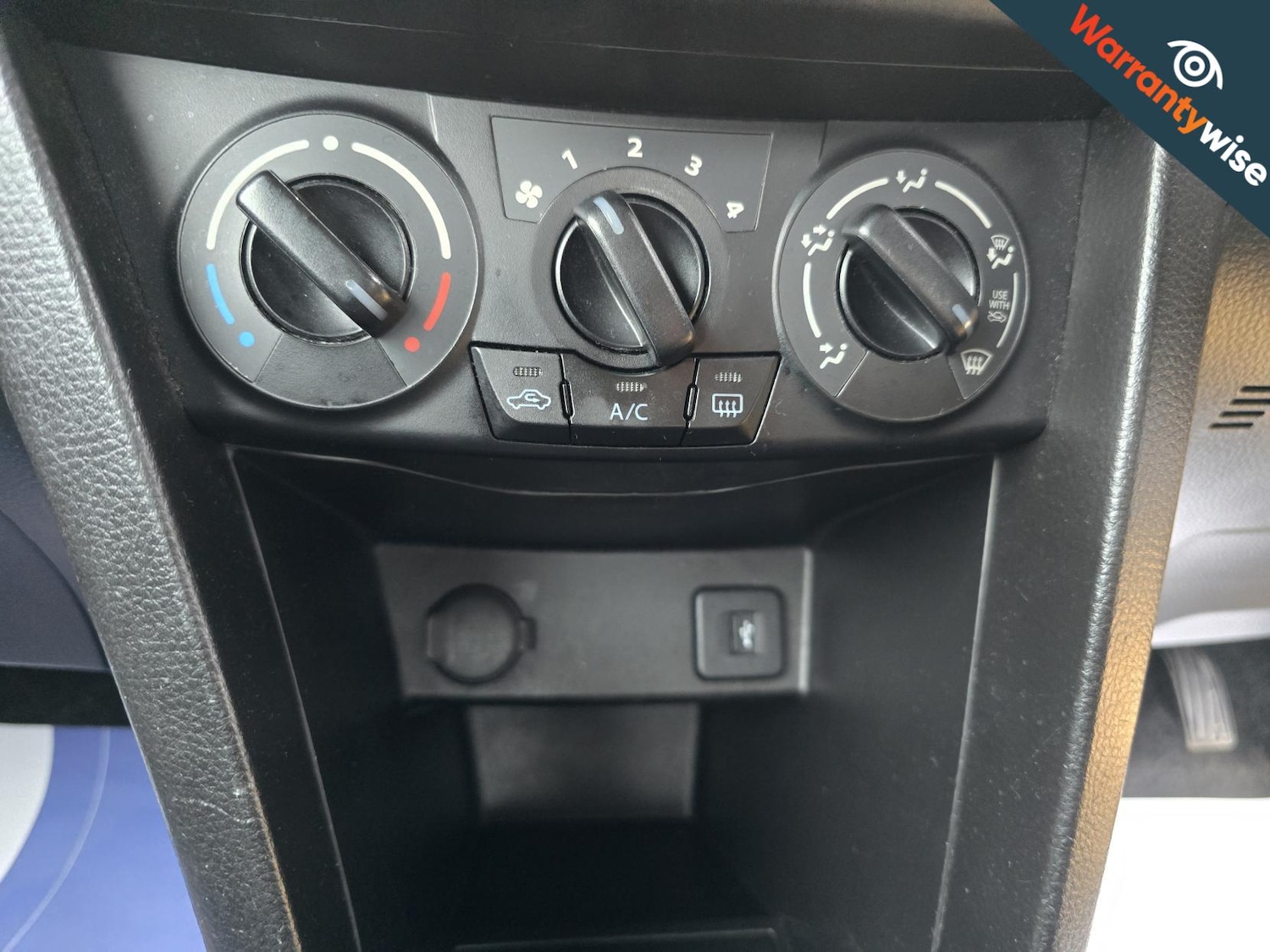 Used Suzuki Swift 2015 for sale - 77329572: Photo 38