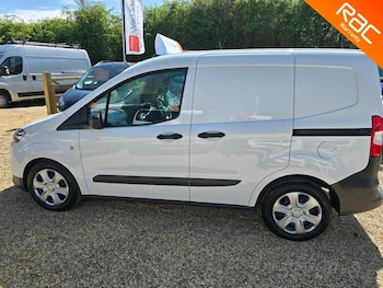 Used Ford Transit Courier 2018 for sale - 76182229: Photo