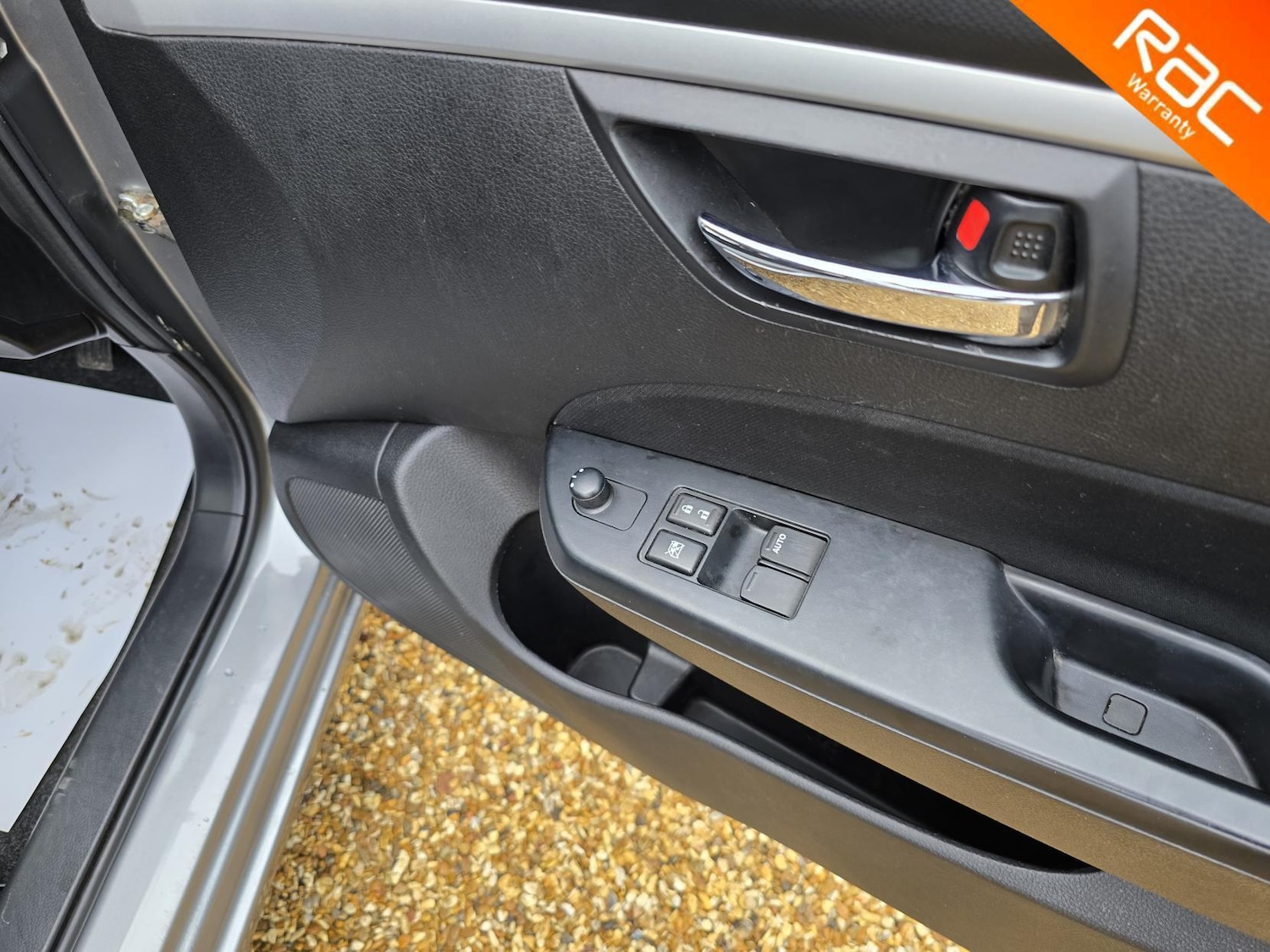 Used Suzuki Swift 2015 for sale - 76620362: Photo 18