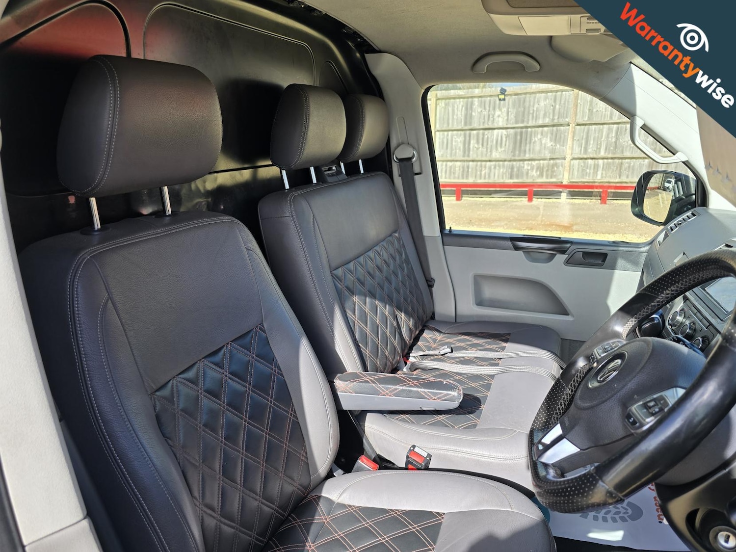 Used Volkswagen Transporter 2015 for sale - 77992027: Photo 33