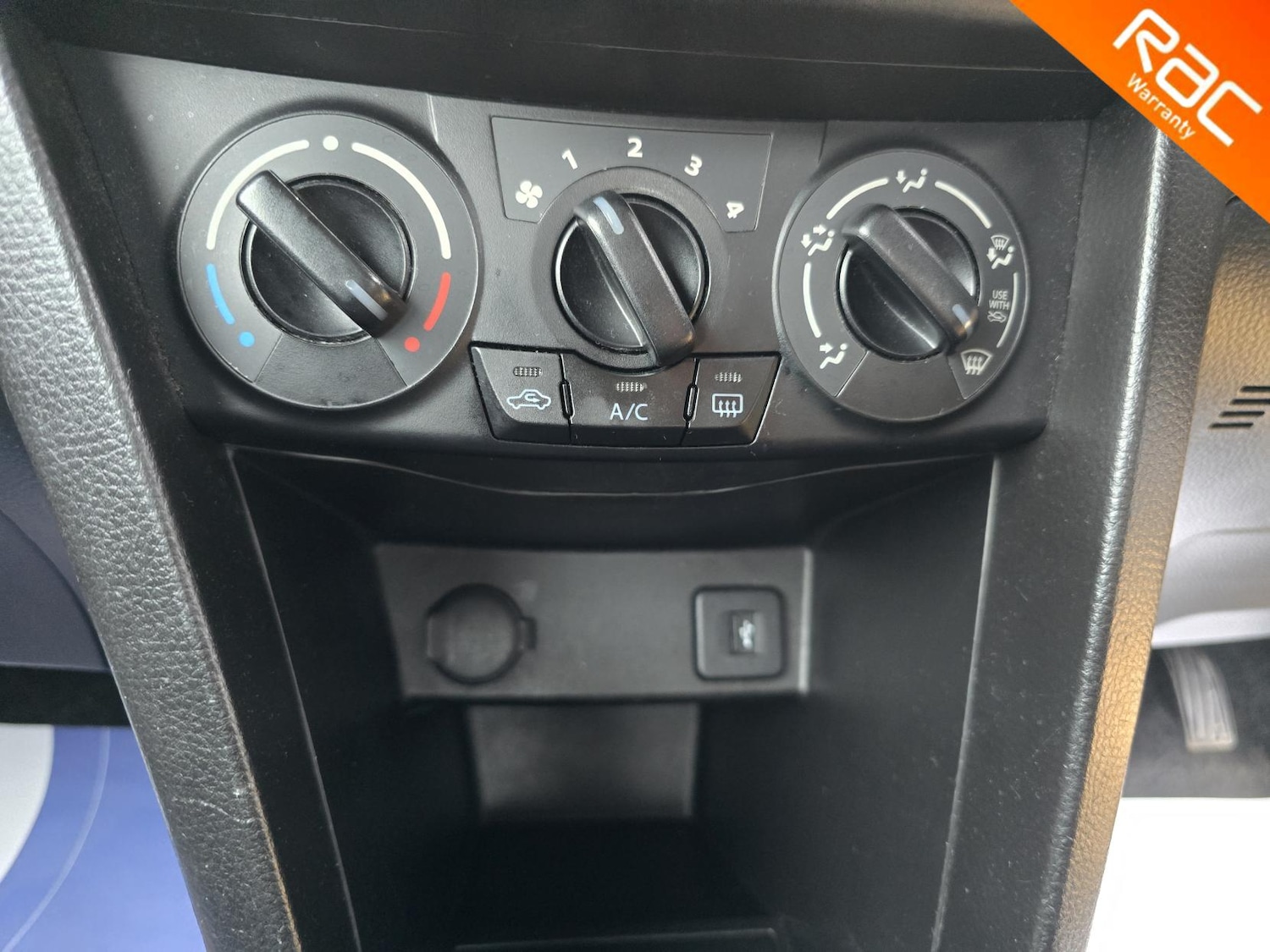 Used Suzuki Swift 2015 for sale - 76638964: Photo 38