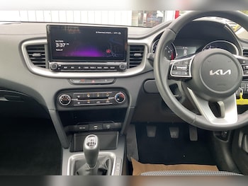 Used Kia Ceed 2024 for sale - 75508482: Photo