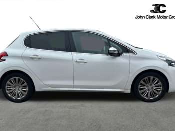 Used Peugeot 208 2017 for sale - 75311102: Photo