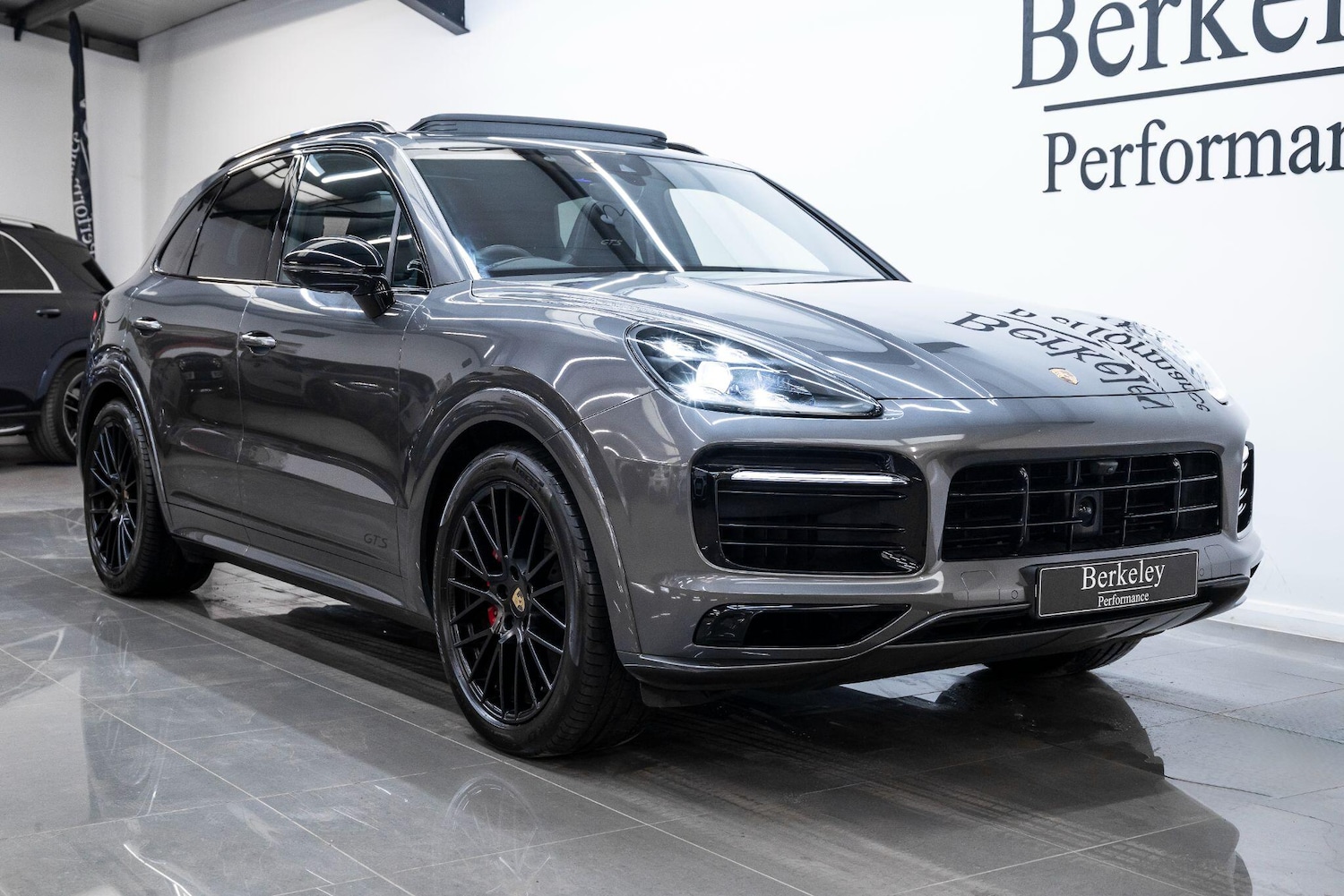 Used Porsche Cayenne for sale - 77511441: Photo 6