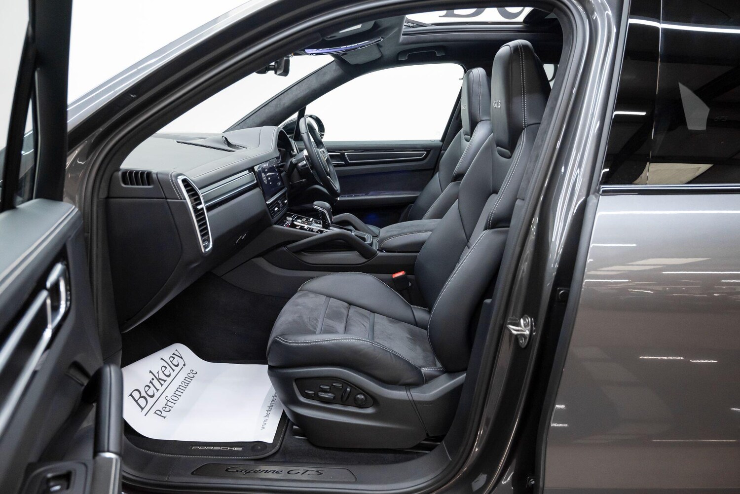 Used Porsche Cayenne for sale - 77511441: Photo 60