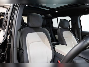 Used Land Rover Defender 2023 for sale - 79544258: Photo