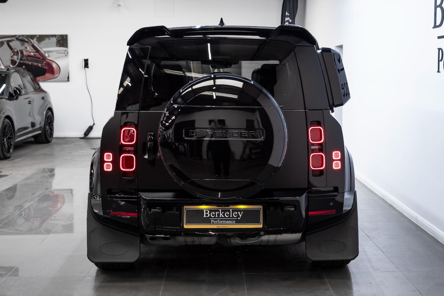 Used Land Rover Defender 2024 for sale - 77510559: Photo 10