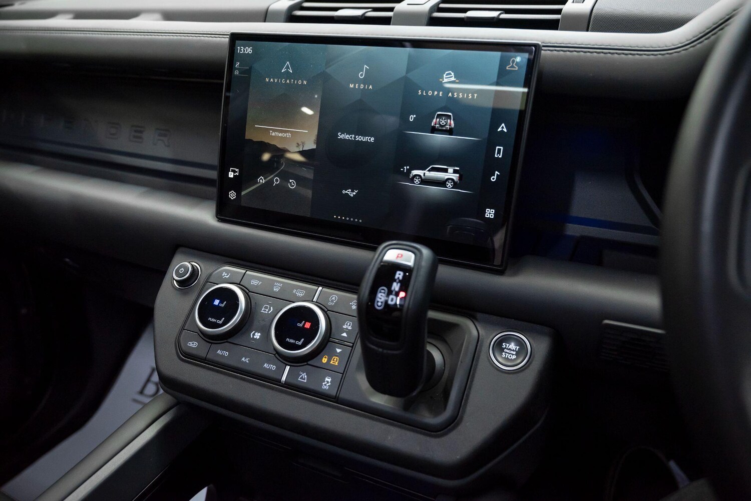 Used Land Rover Defender 2024 for sale - 77510559: Photo 27