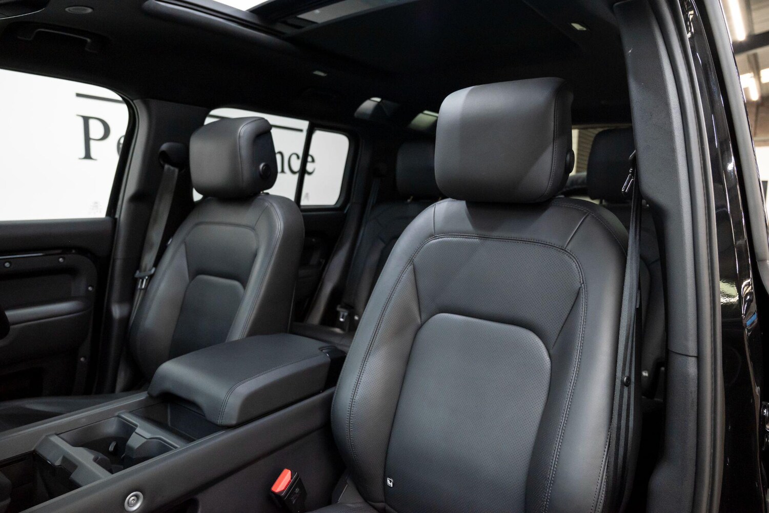 Used Land Rover Defender 2024 for sale - 77510559: Photo 31