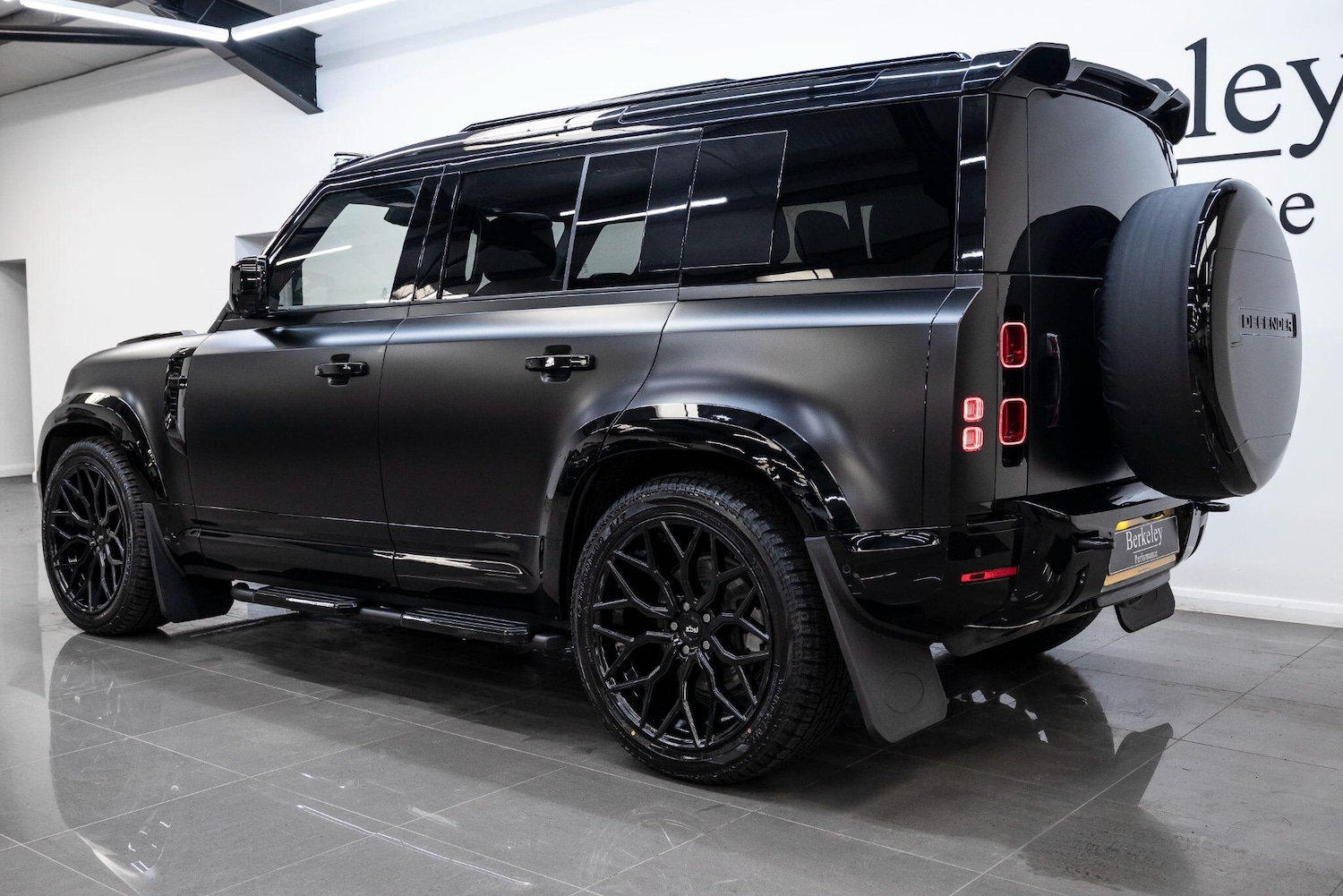 Used Land Rover Defender 2024 for sale - 77510559: Photo 4