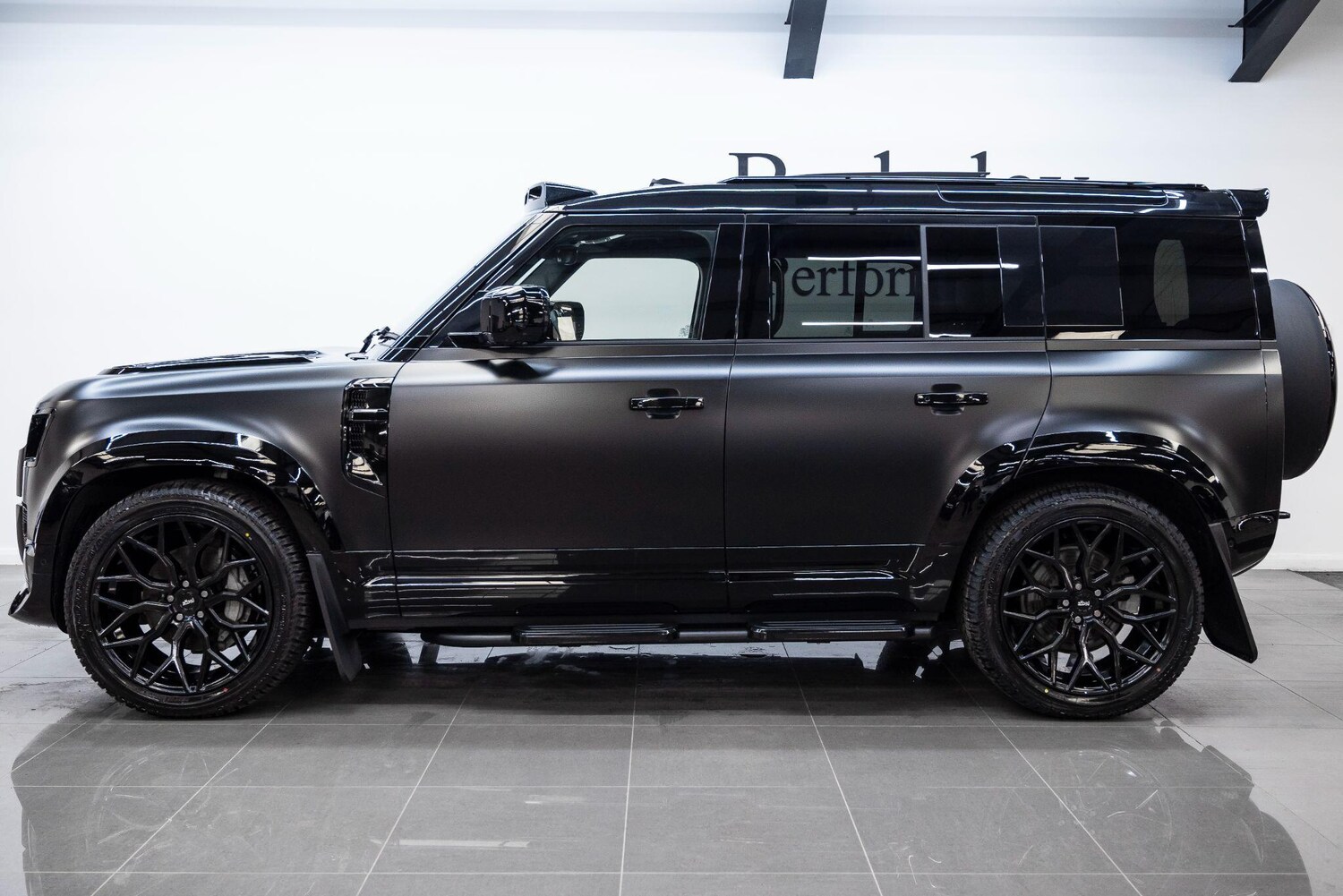 Used Land Rover Defender 2024 for sale - 77510559: Photo 9