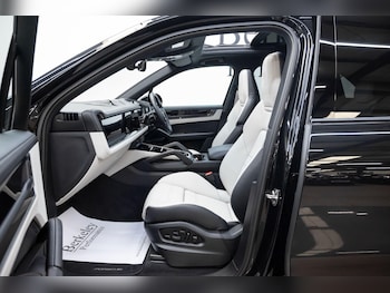 Used Porsche Cayenne 2024 for sale - 78261116: Photo