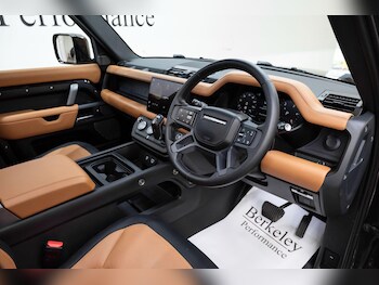 Used Land Rover Defender 110 2024 for sale - 78853818: Photo