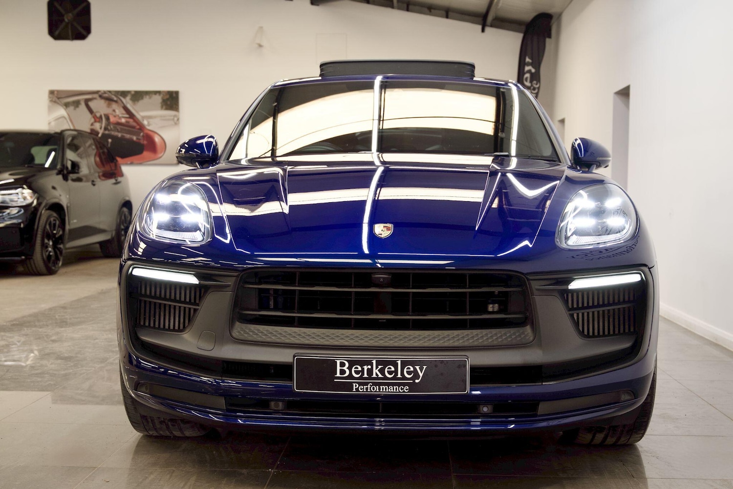 Used Porsche Macan for sale - 77709868: Photo 2