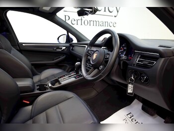 Used Porsche Macan 2023 for sale - 77709868: Photo