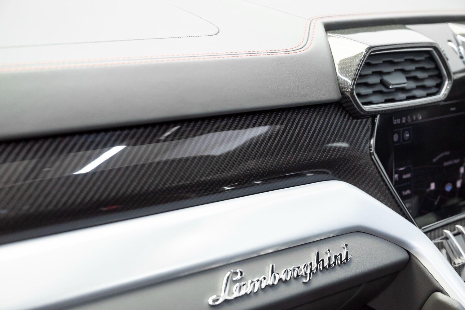 Used Lamborghini Urus 2020 for sale - 78185260: Photo 73