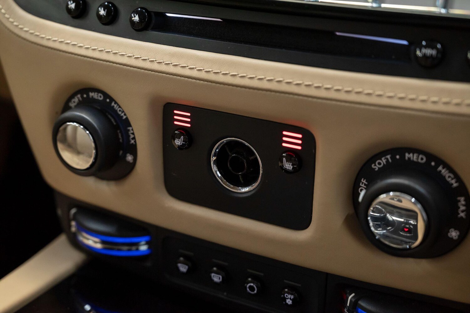 Used Rolls-Royce Wraith for sale - 77892467: Photo 38