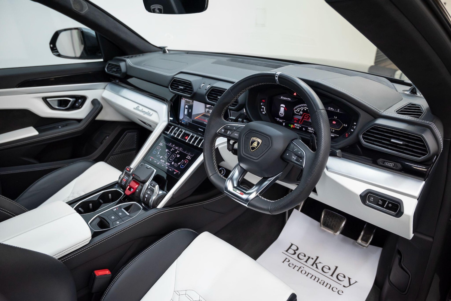 Used Lamborghini Urus 2020 for sale - 77637372: Photo 14