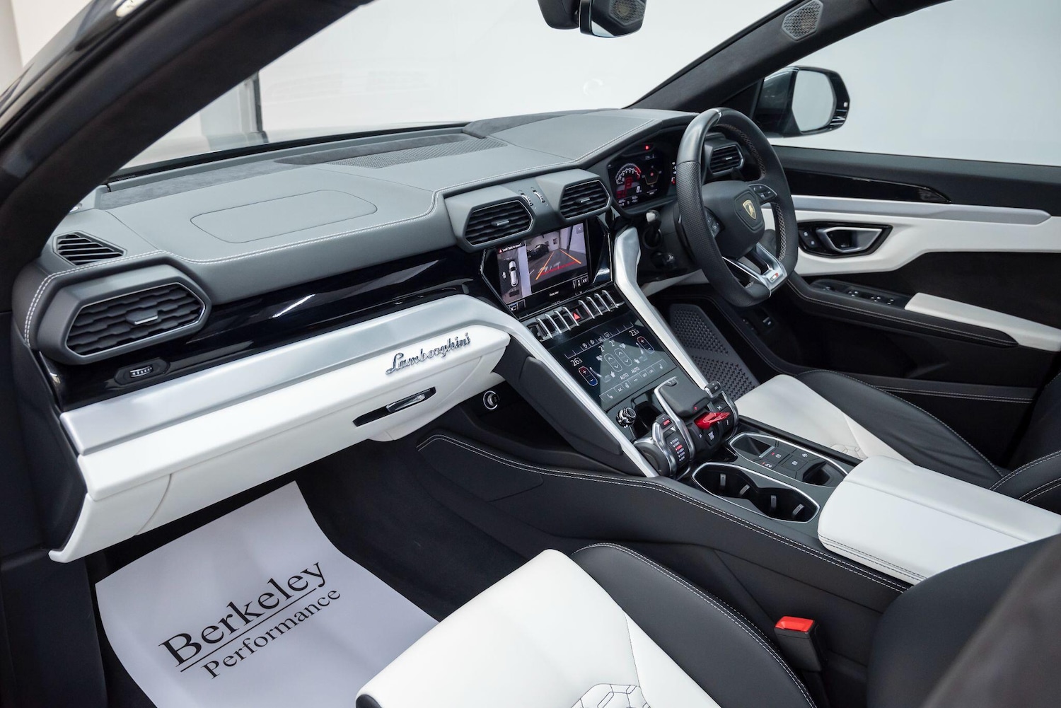 Used Lamborghini Urus 2020 for sale - 77637372: Photo 18