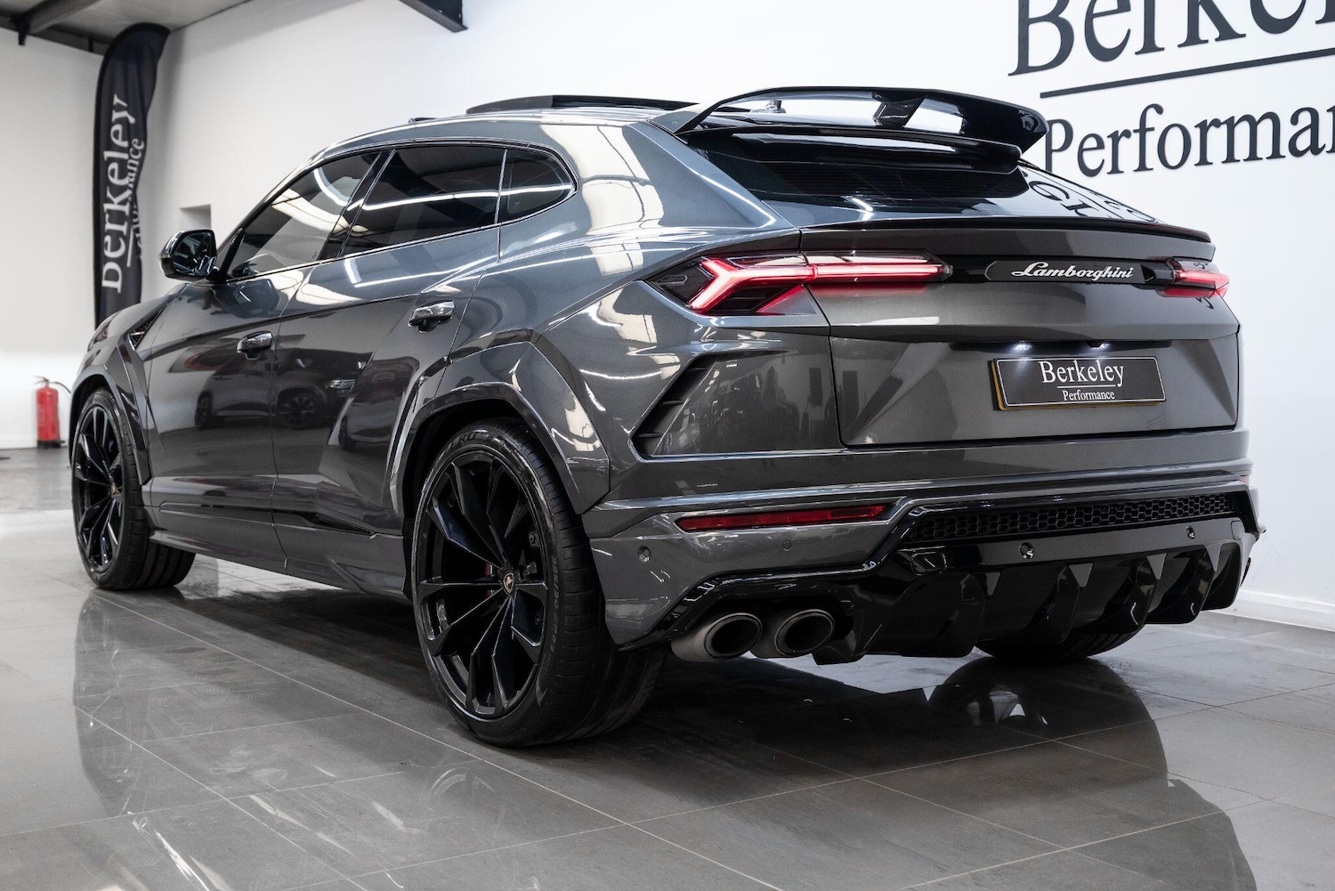 Used Lamborghini Urus 2020 for sale - 77637372: Photo 2