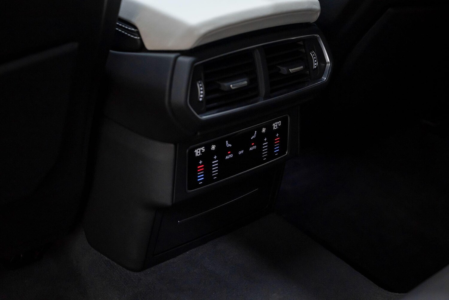 Used Lamborghini Urus 2020 for sale - 77637372: Photo 33