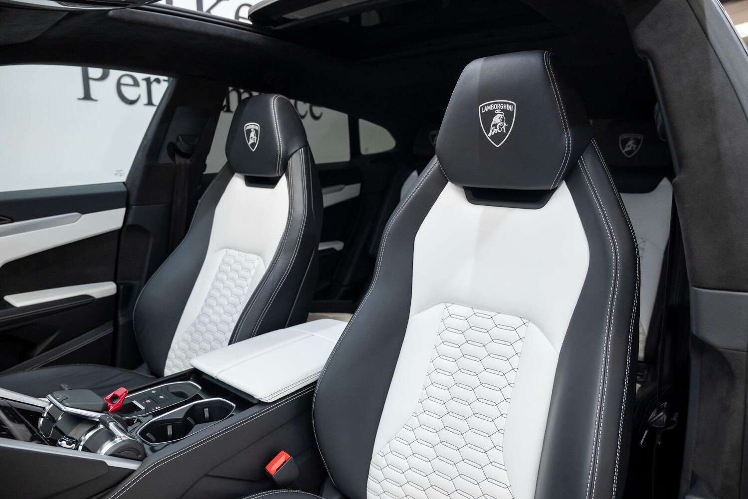 Used Lamborghini Urus 2020 for sale - 77637372: Photo 50