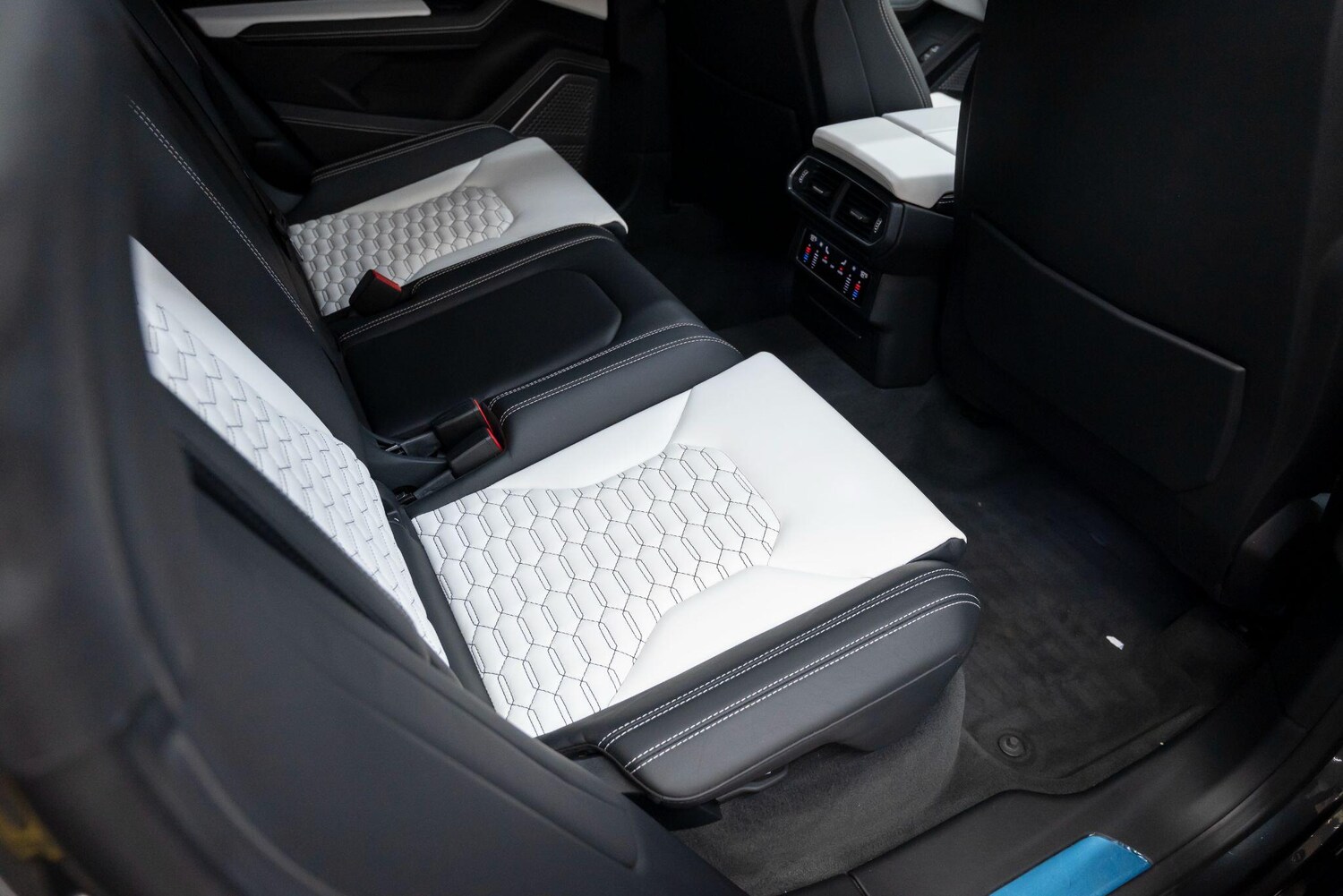 Used Lamborghini Urus 2020 for sale - 77637372: Photo 63