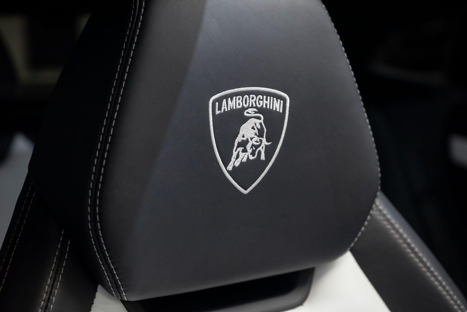 Used Lamborghini Urus 2020 for sale - 77637372: Photo 72