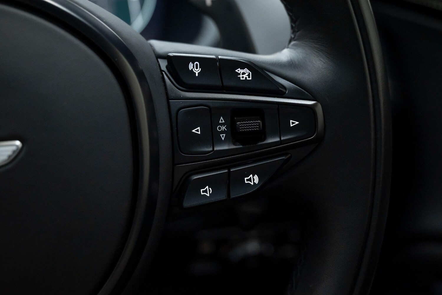 Used Aston Martin DBX for sale - 77510020: Photo 42