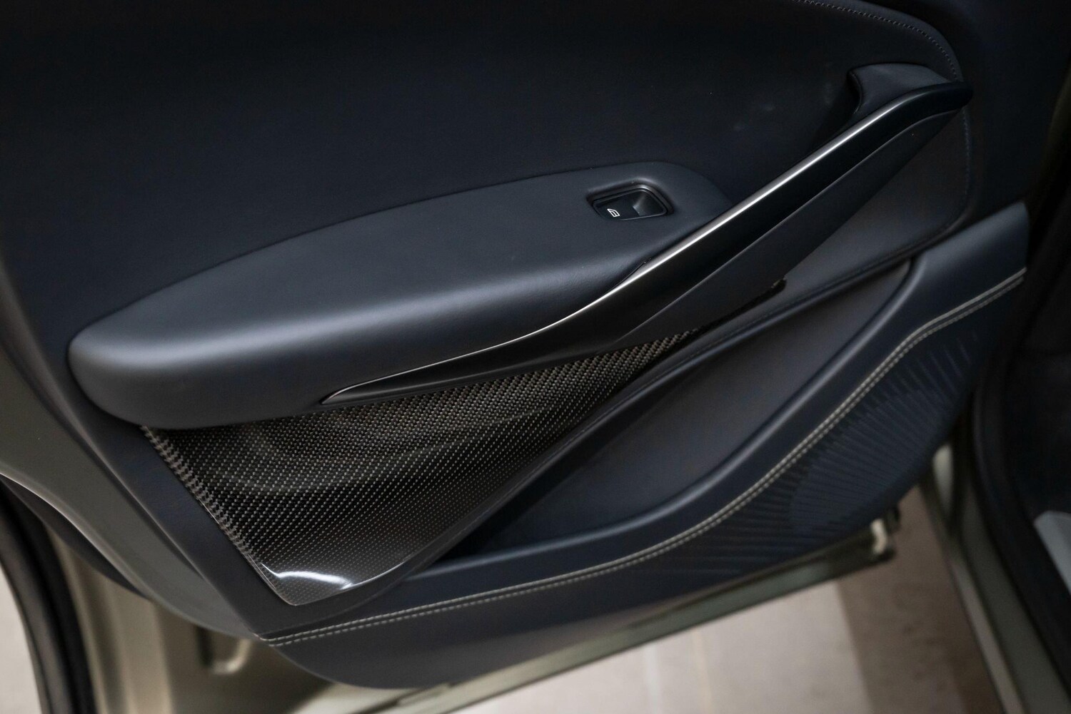 Used Aston Martin DBX for sale - 77510020: Photo 44