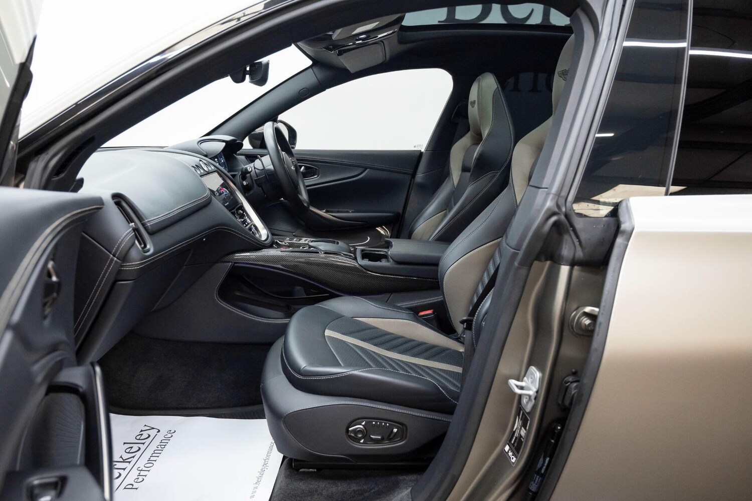 Used Aston Martin DBX for sale - 77510020: Photo 64