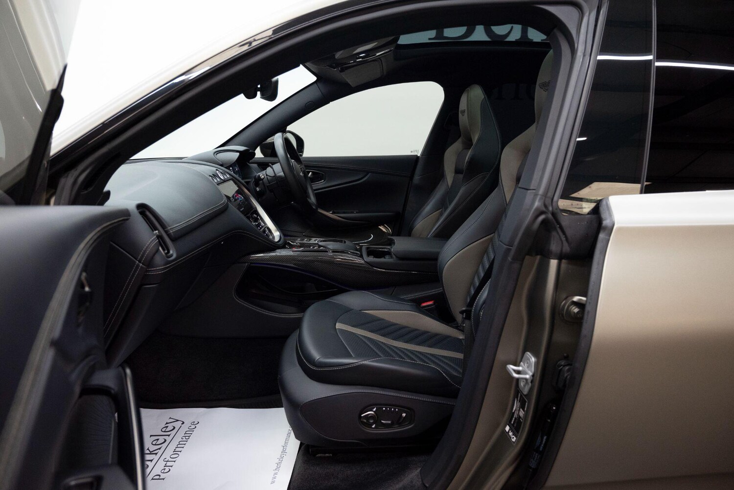 Used Aston Martin DBX for sale - 77510020: Photo 65