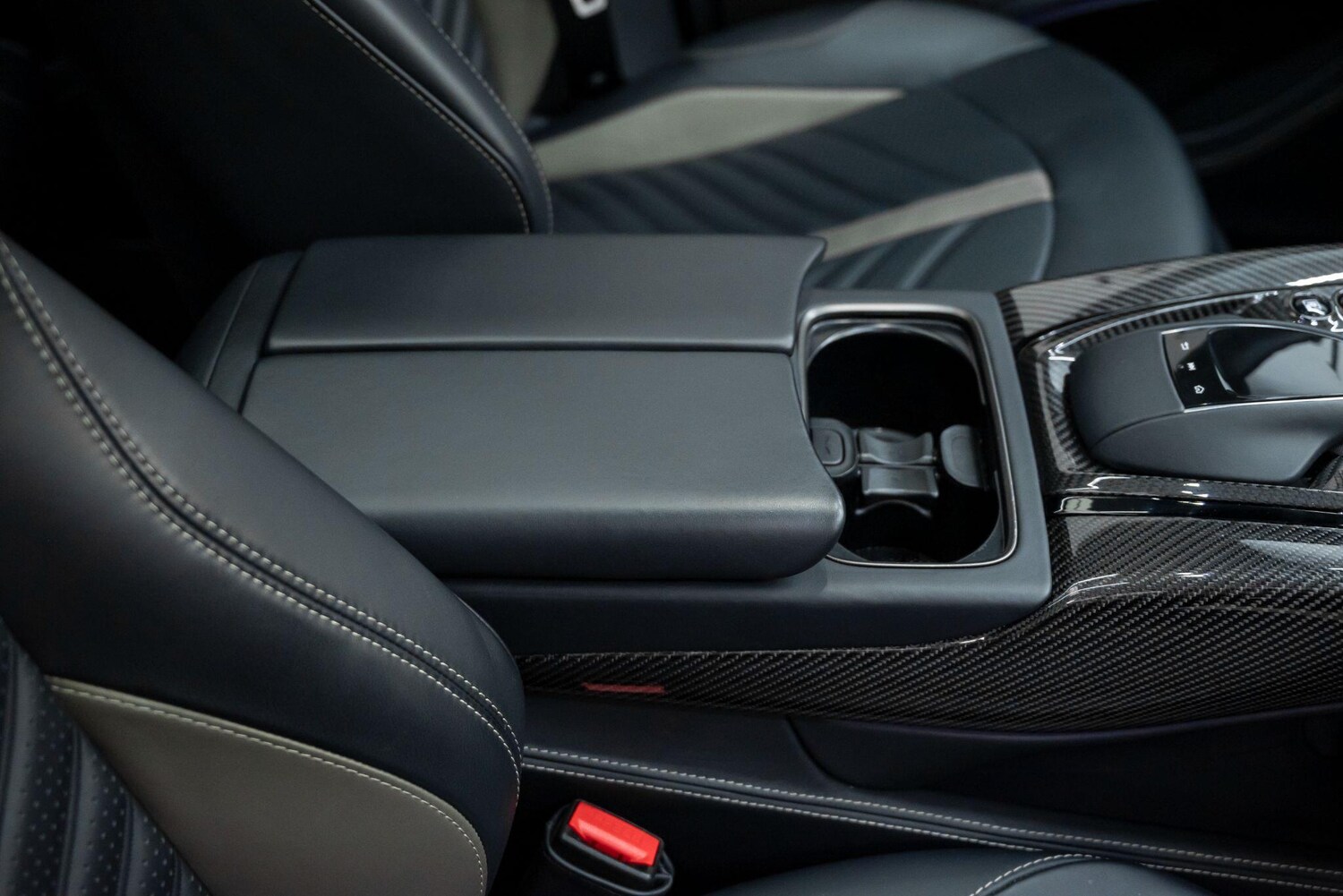 Used Aston Martin DBX for sale - 77510020: Photo 84