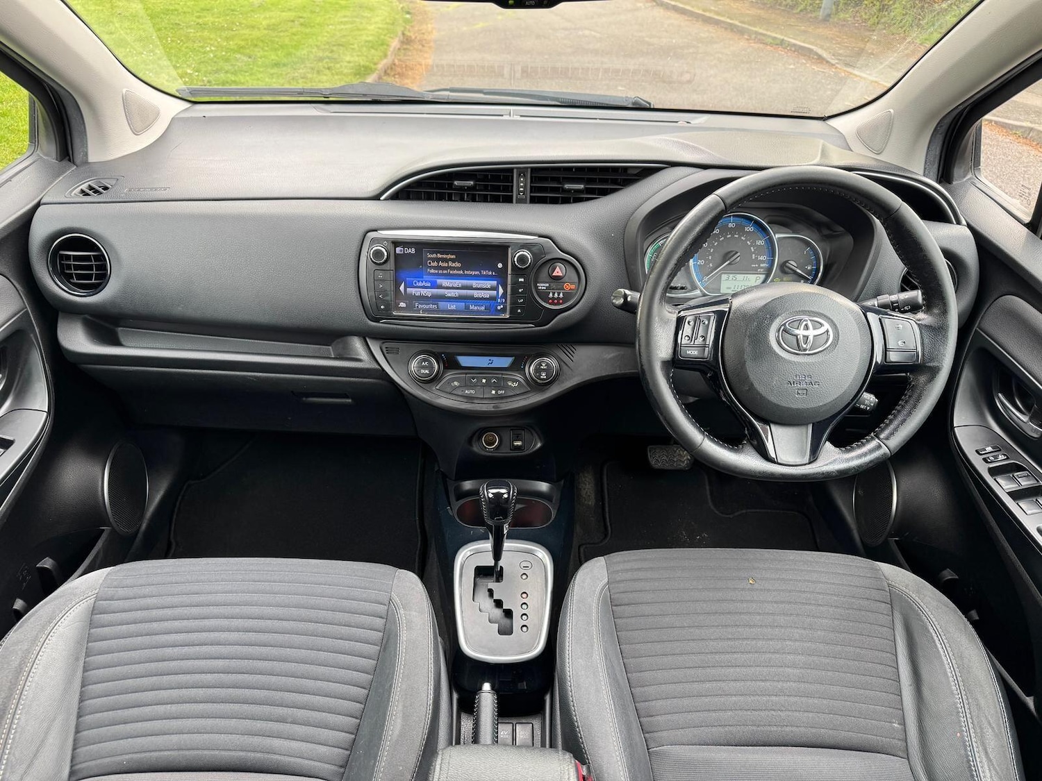 Used Toyota Yaris 2017 for sale - 78215688: Photo 11