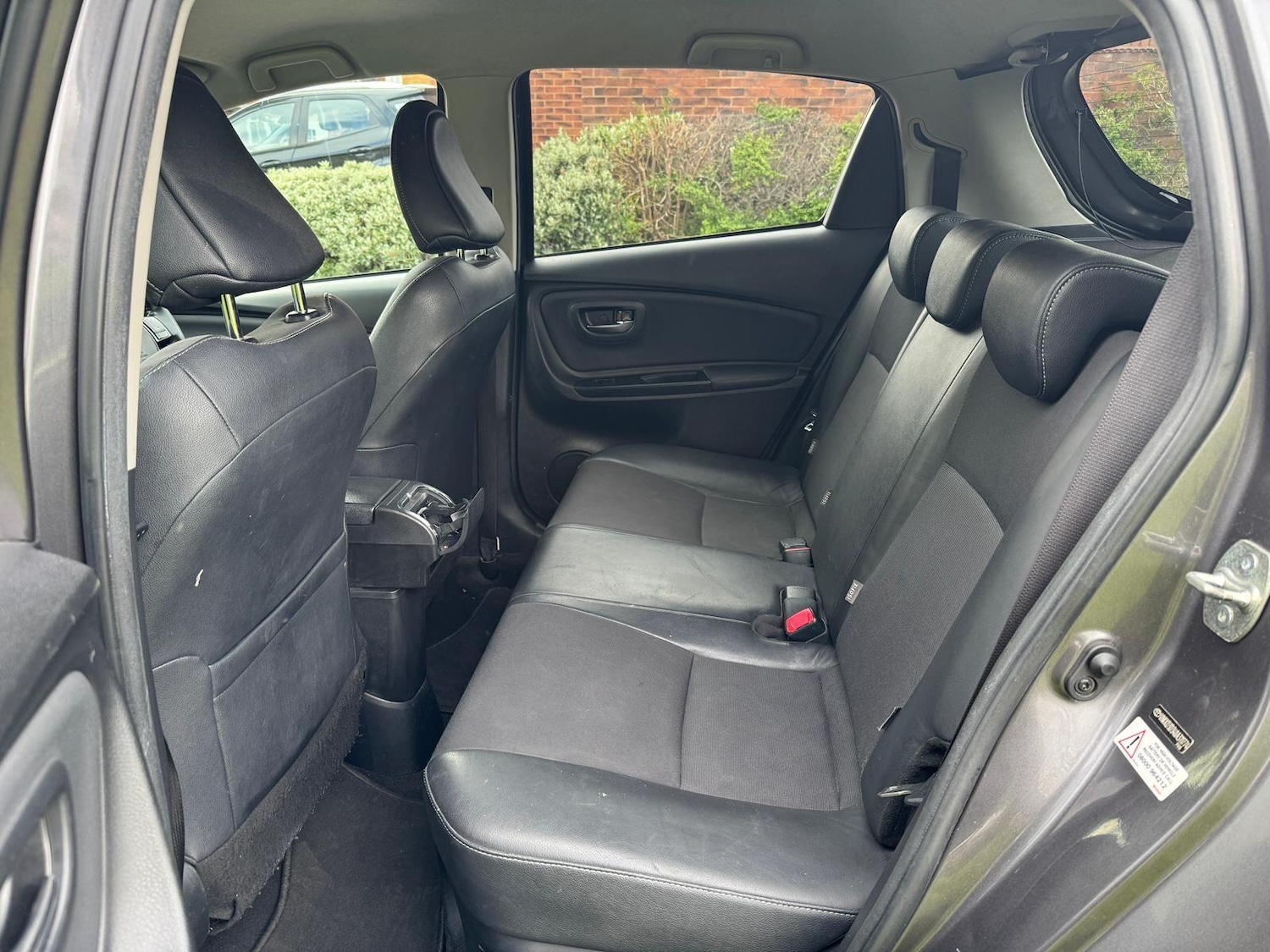 Used Toyota Yaris 2017 for sale - 78215688: Photo 18