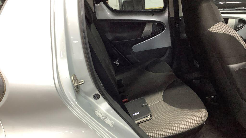 Used Toyota AYGO 2013 for sale - 77455598: Photo 10