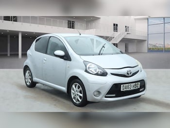 2013 (63) - 1.0 VVT-i Mode 5dr [AC]