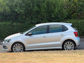 Used Volkswagen Polo 2015 for sale - 79236823: Photo