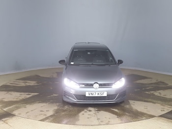 Used Volkswagen Golf 2017 for sale - 77455365: Photo