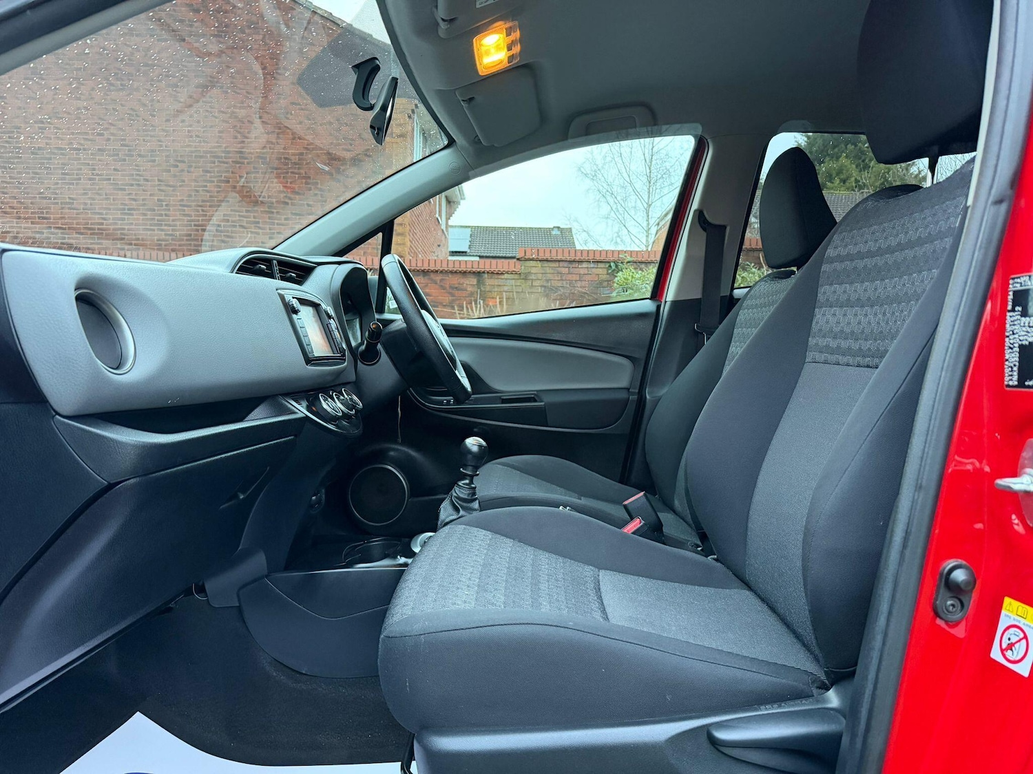 Used Toyota Yaris 2016 for sale - 77396113: Photo 28