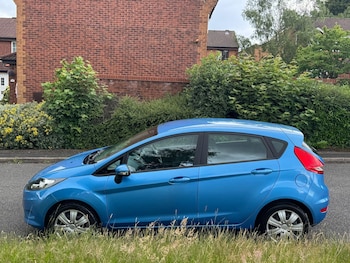 Used Ford Fiesta 2010 for sale - 78923137: Photo