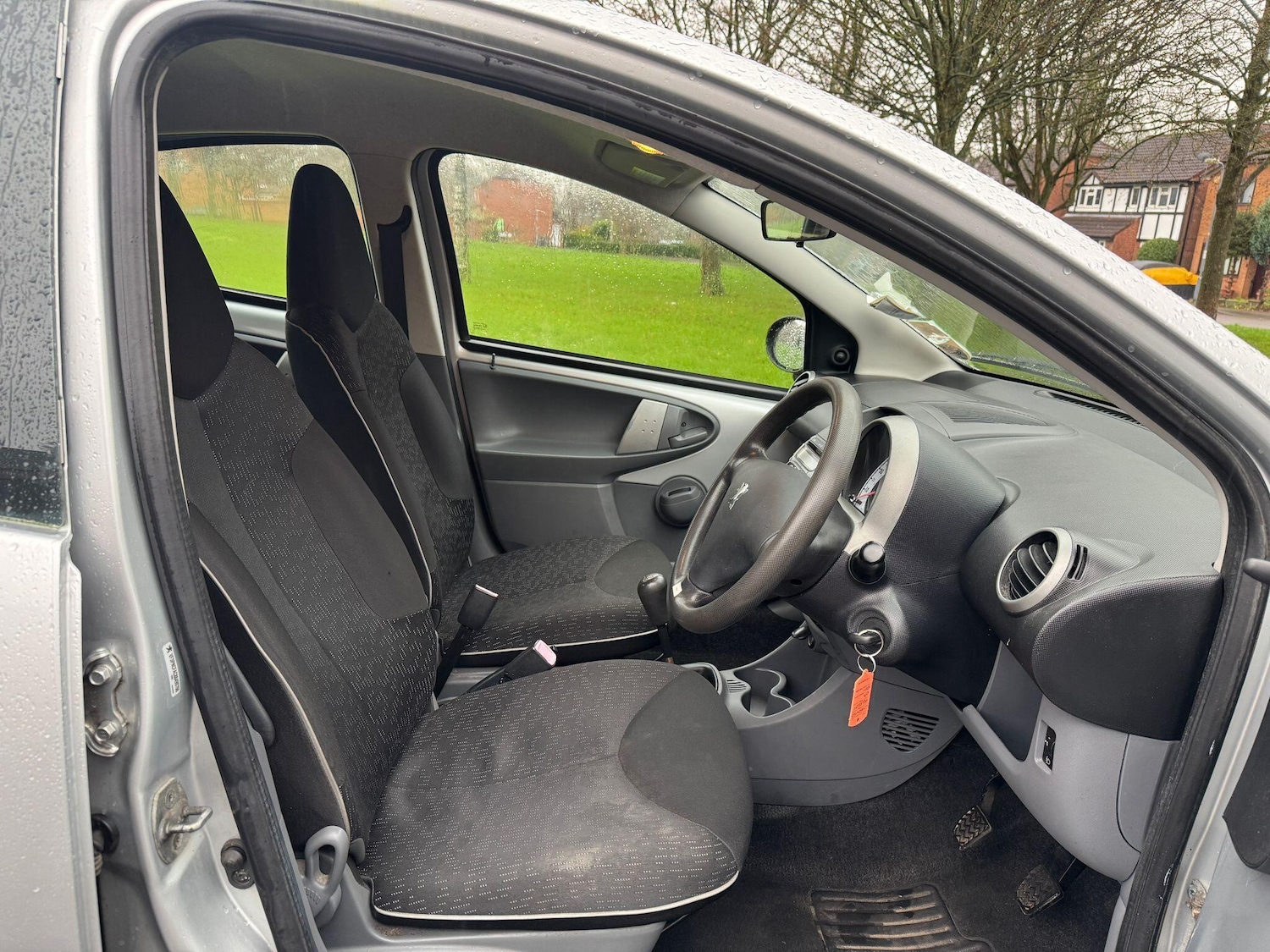 Used Peugeot 107 2010 for sale - 77215600: Photo 12